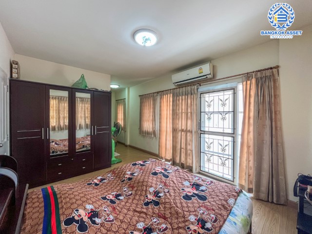 *****บ้านเดี่ยวมือสองย่านกรุงเทพฯ ม.วราภิรมย์ สุขาภิบาล5 เนื้อที่กว้างขวางถึงเกือบ 53 ตร.ว. ฟังก์ชัน 3 ห้องนอน 3 ห้องน้ำ 2 ที่จอดรถ บนทำเลเชื่อมต่อถ.รามอินทรา ถ.สายไหม และถ.พหลโยธิน ใกล้สนามบินดอนเมือง, ทางด่วน "รามอินทรา" และรถไฟฟ้าสายสีเขียว "สถานีสายหยุด"